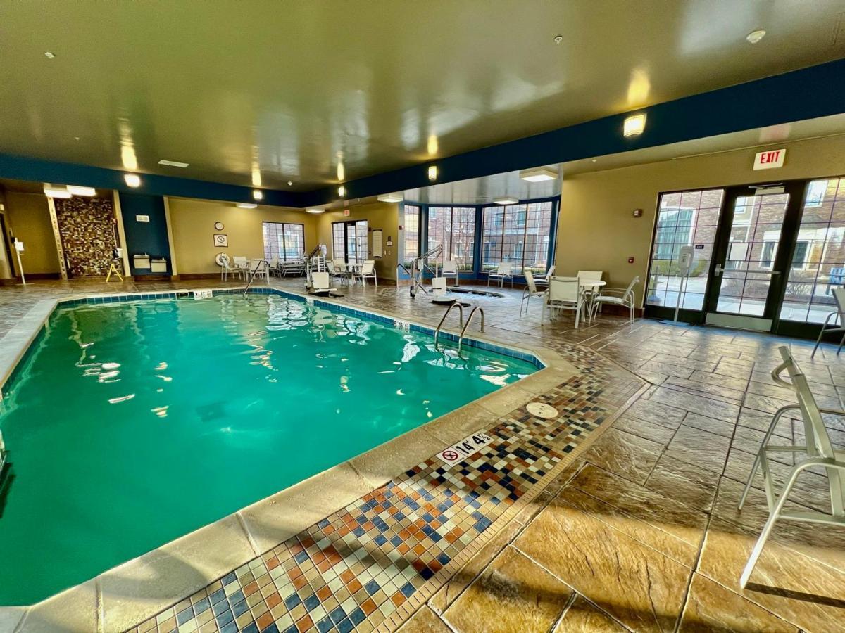 Staybridge Suites Detroit-Novi By Ihg Ngoại thất bức ảnh